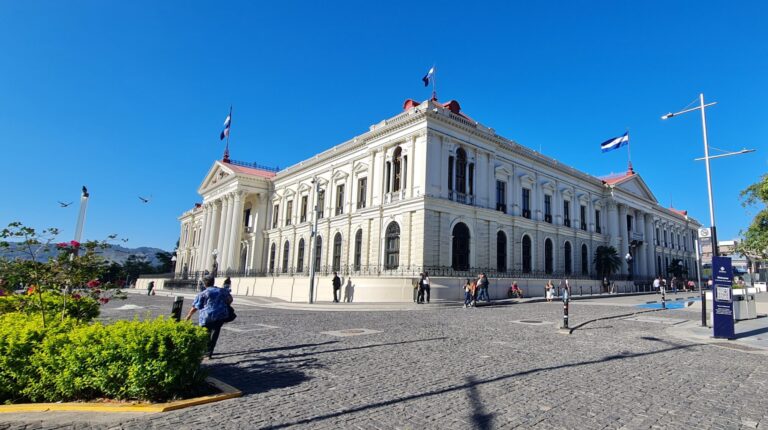 Nacionalidad Salvadoreña por Naturalización